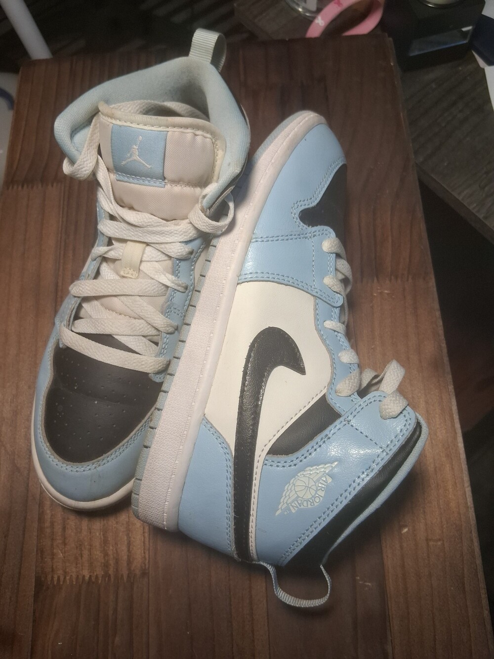 nike air jordans one mid gs "ice"